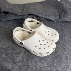 Crocs Classic Clog White Adult Men’s Size 4 Women’s Size 6 $50